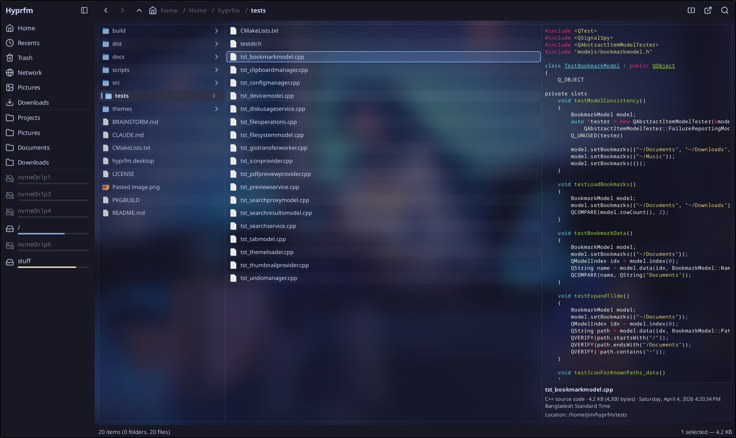 HyprFM Miller view with three columns and source preview